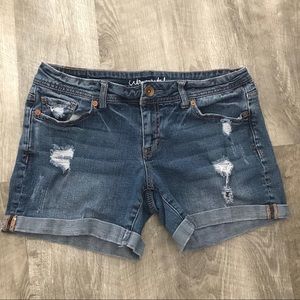 Distressed boyfriend shorts